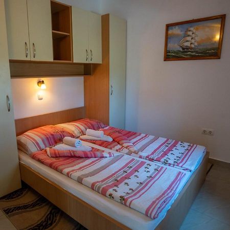 Apartments Pavic - Sapavac Vir Εξωτερικό φωτογραφία
