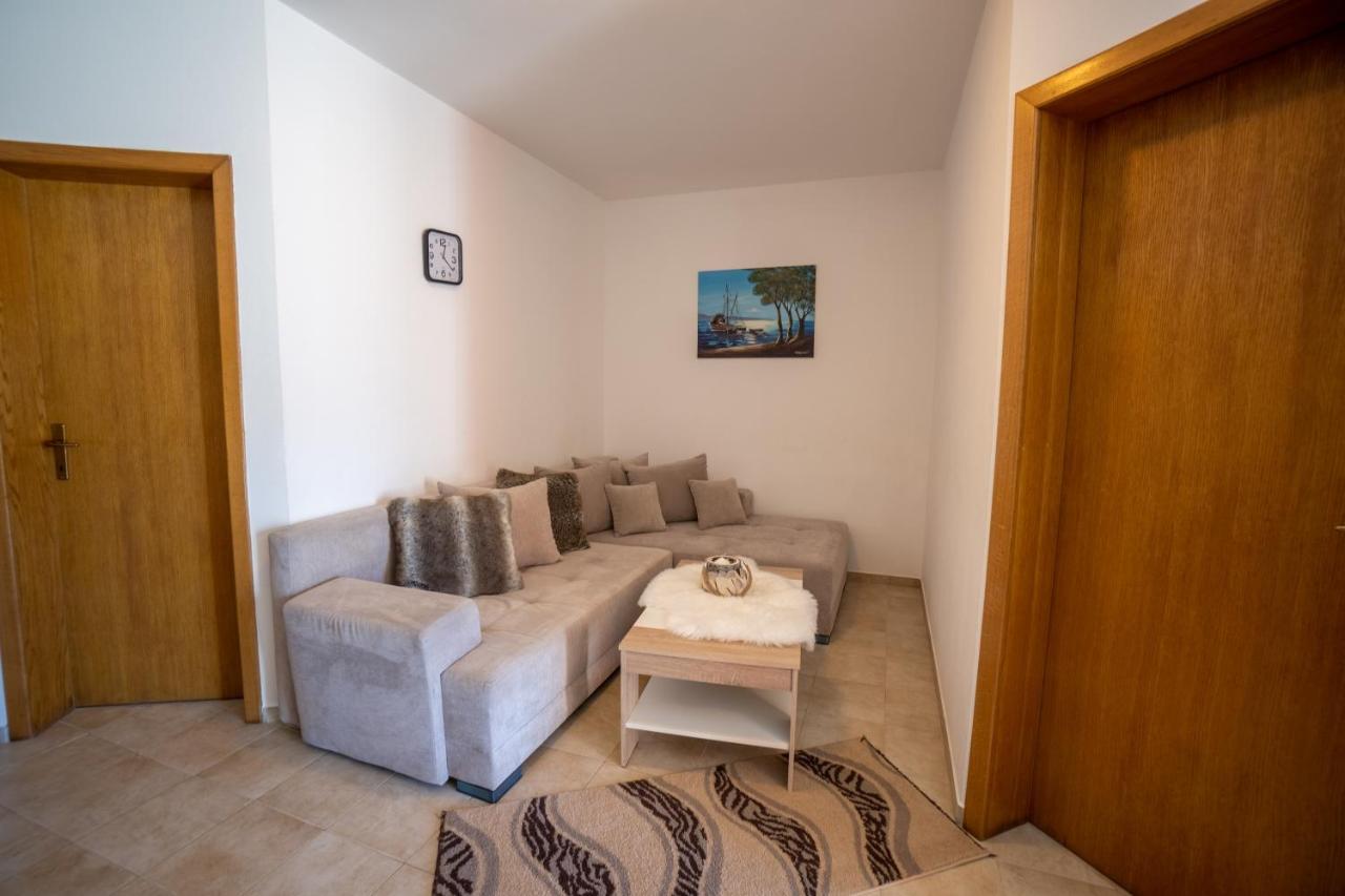 Apartments Pavic - Sapavac Vir Εξωτερικό φωτογραφία