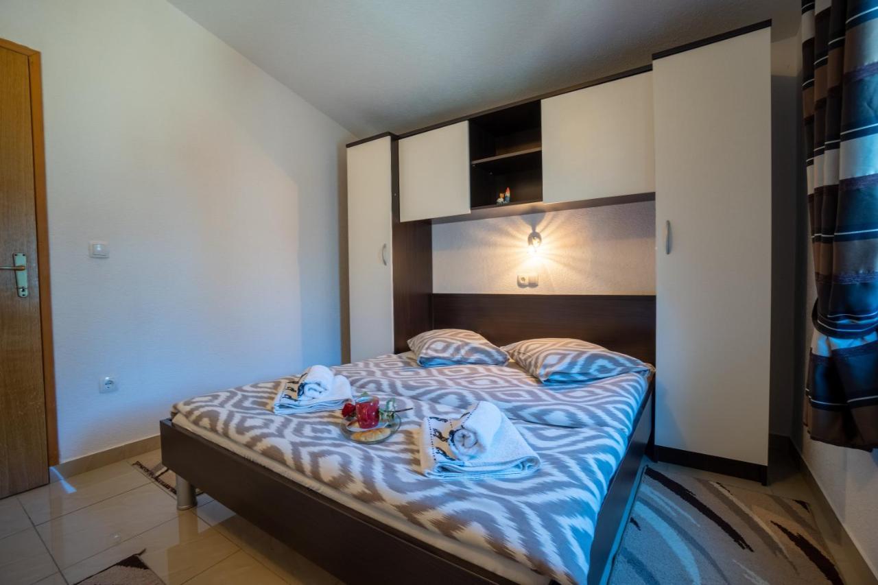 Apartments Pavic - Sapavac Vir Εξωτερικό φωτογραφία