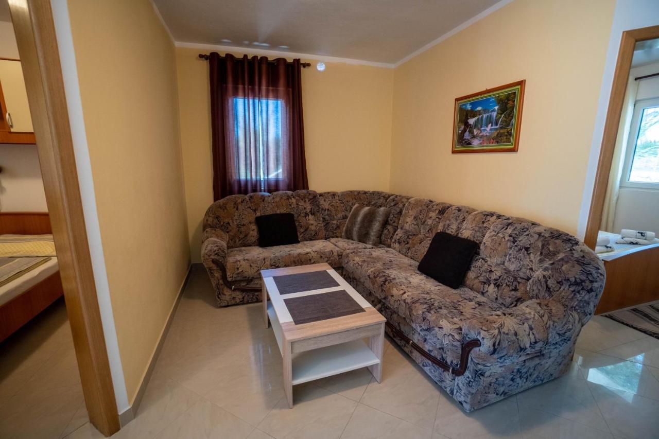 Apartments Pavic - Sapavac Vir Εξωτερικό φωτογραφία