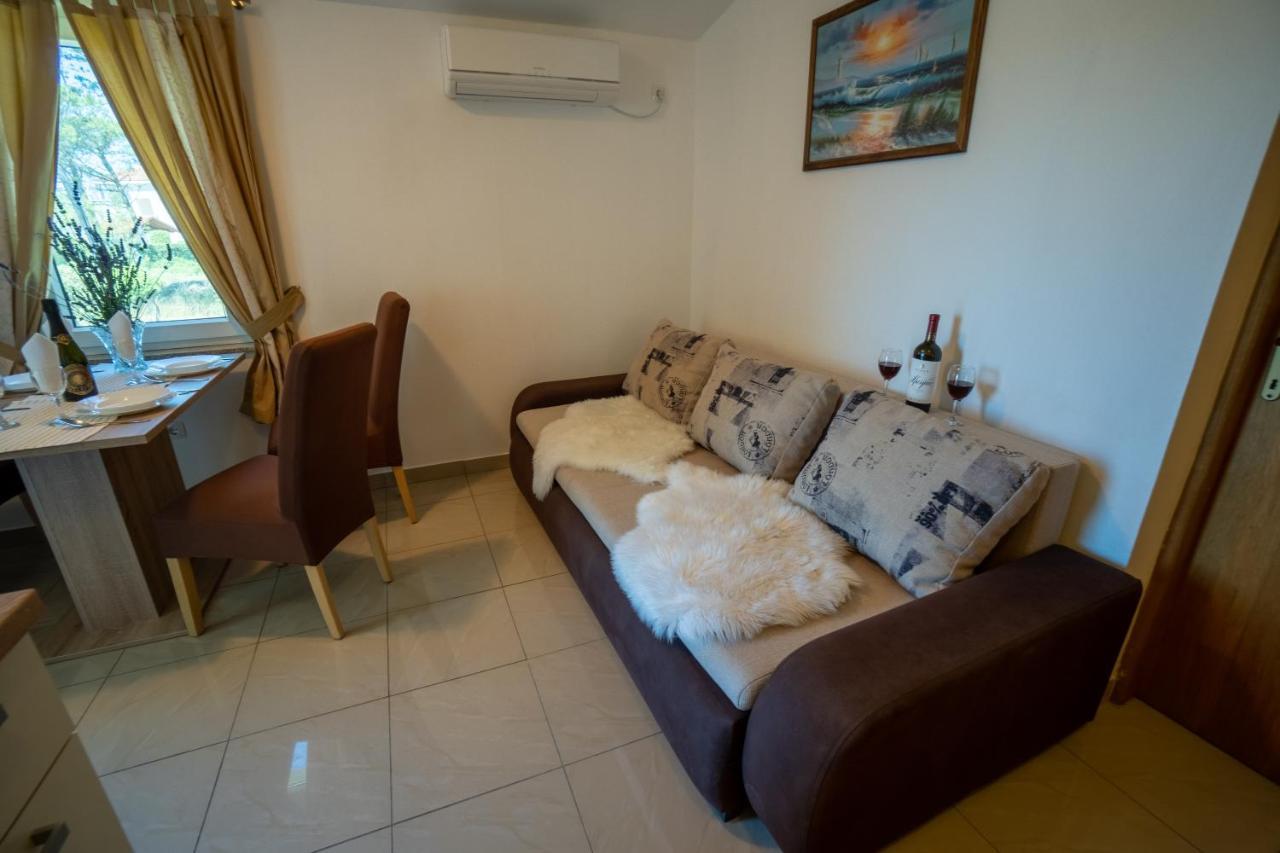 Apartments Pavic - Sapavac Vir Εξωτερικό φωτογραφία