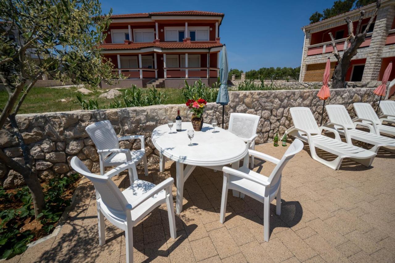 Apartments Pavic - Sapavac Vir Εξωτερικό φωτογραφία