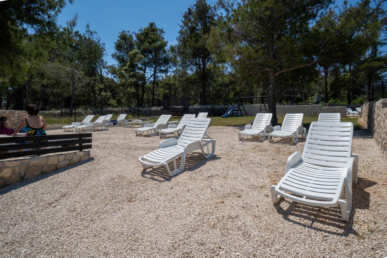 Apartments Pavic - Sapavac Vir Εξωτερικό φωτογραφία