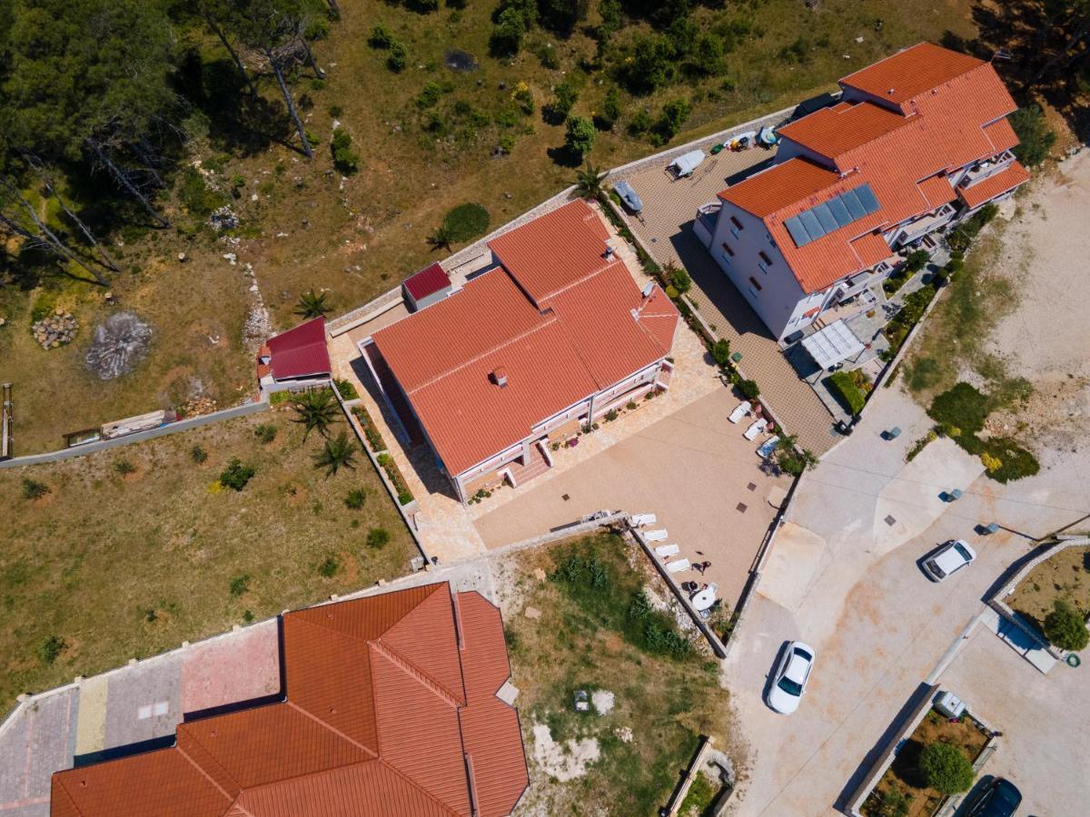 Apartments Pavic - Sapavac Vir Εξωτερικό φωτογραφία