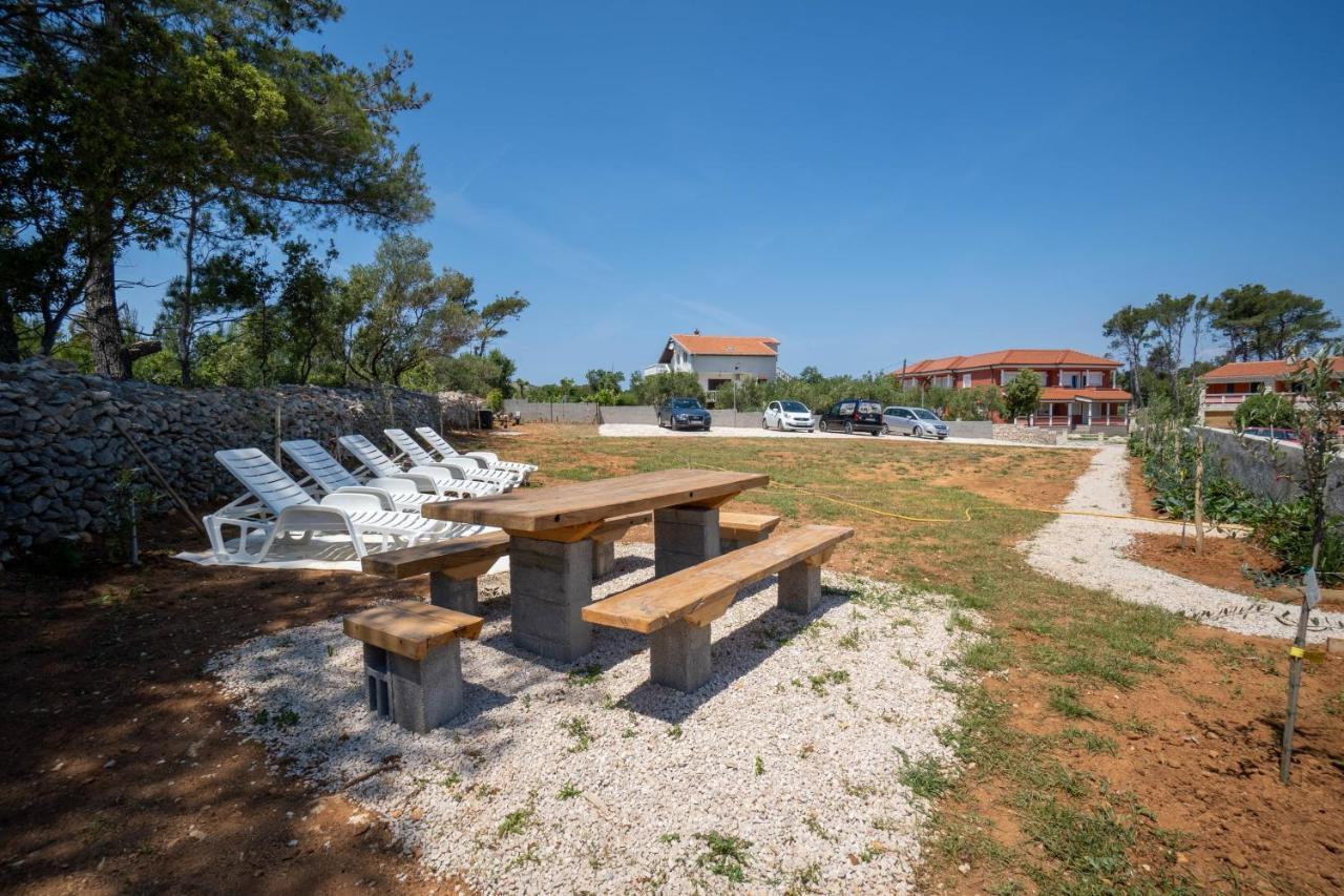 Apartments Pavic - Sapavac Vir Εξωτερικό φωτογραφία