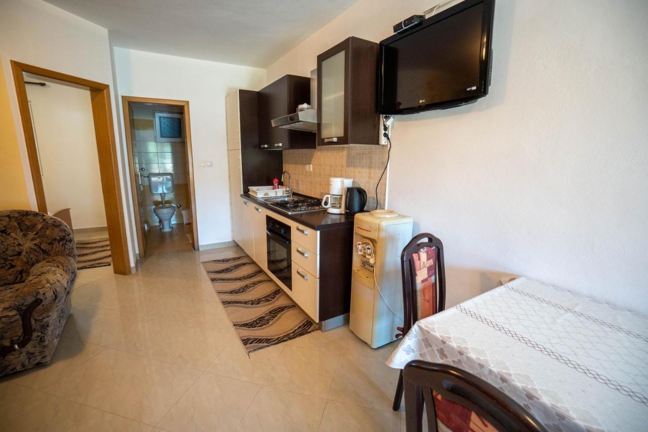 Apartments Pavic - Sapavac Vir Εξωτερικό φωτογραφία
