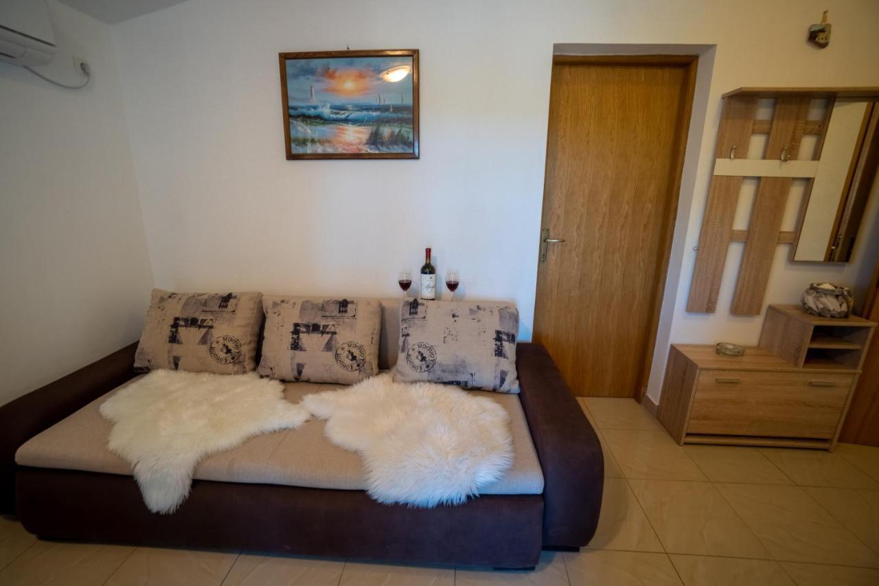 Apartments Pavic - Sapavac Vir Εξωτερικό φωτογραφία