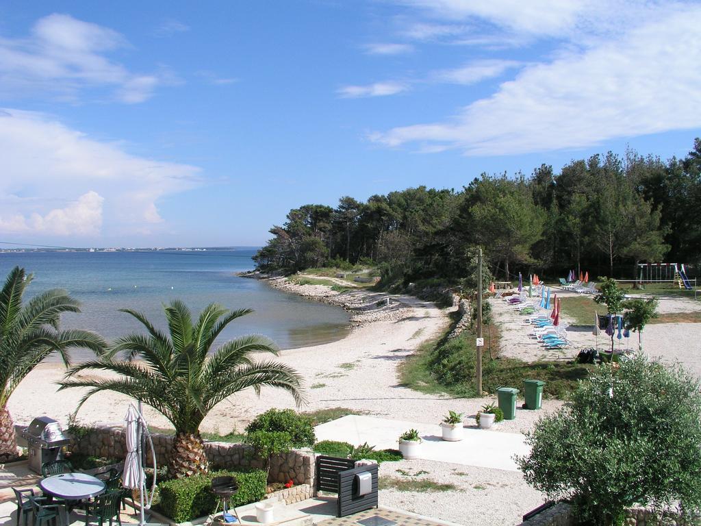 Apartments Pavic - Sapavac Vir Εξωτερικό φωτογραφία