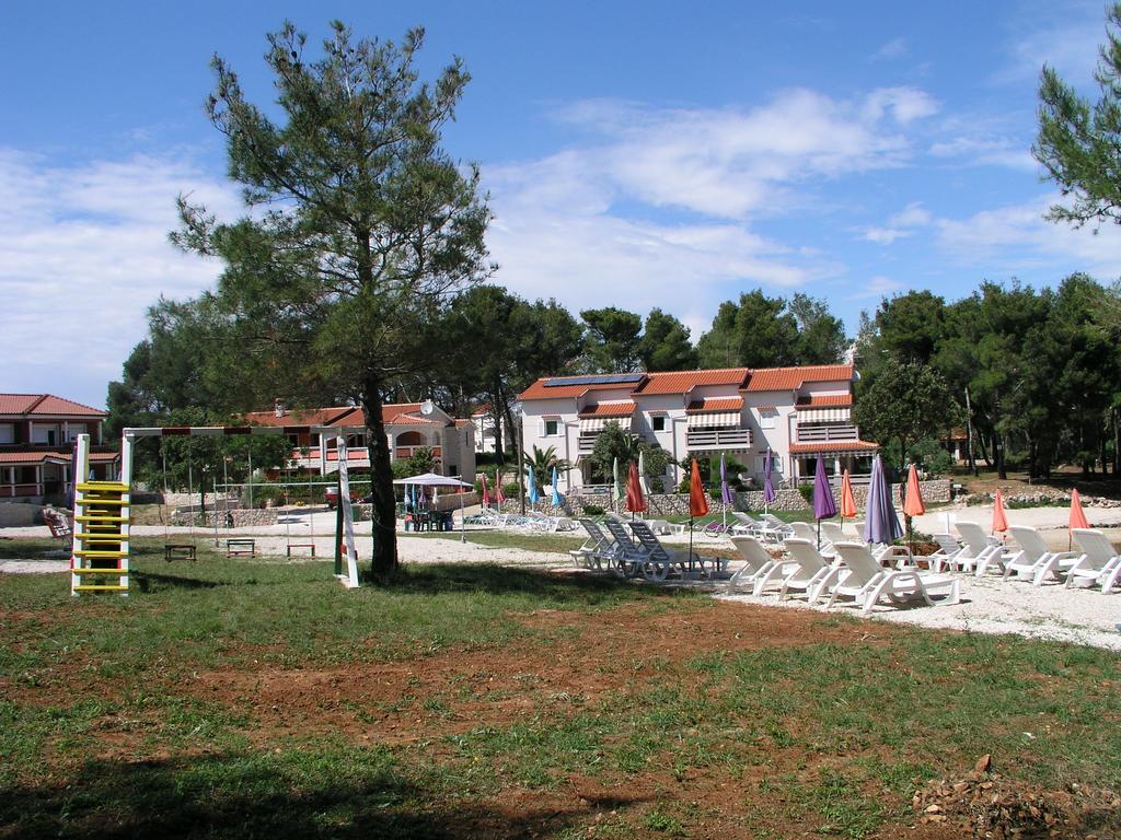 Apartments Pavic - Sapavac Vir Εξωτερικό φωτογραφία